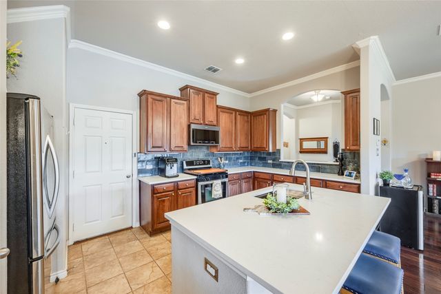 15625 Gatehouse Drive, Fort Worth, TX 76262