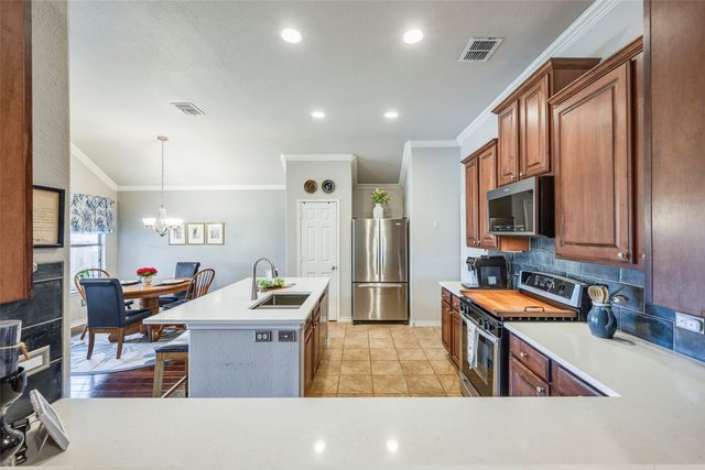 15625 Gatehouse Drive, Fort Worth, TX 76262