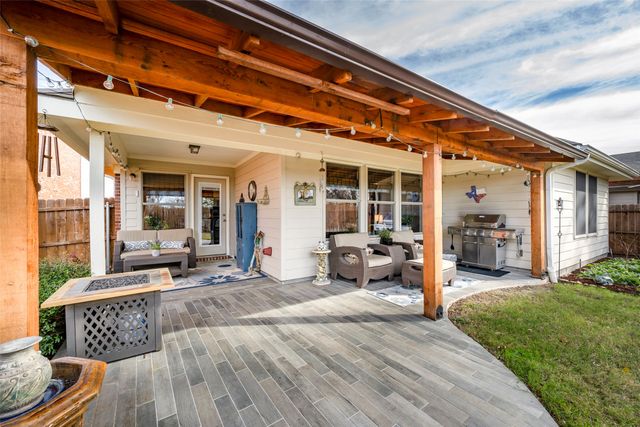 15625 Gatehouse Drive, Fort Worth, TX 76262