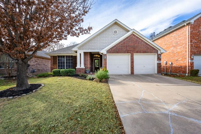 15625 Gatehouse Drive, Fort Worth, TX 76262