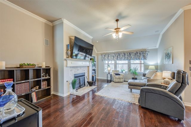 15625 Gatehouse Drive, Fort Worth, TX 76262