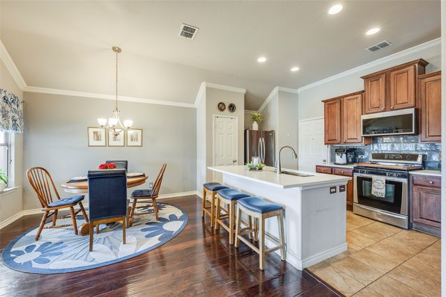 15625 Gatehouse Drive, Fort Worth, TX 76262