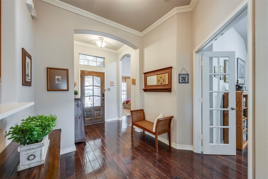 15625 Gatehouse Drive, Fort Worth, TX 76262