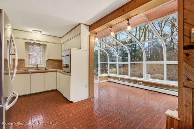 47 Meyers Road, Kingston, NY 12401