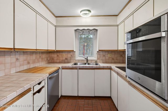 47 Meyers Road, Kingston, NY 12401