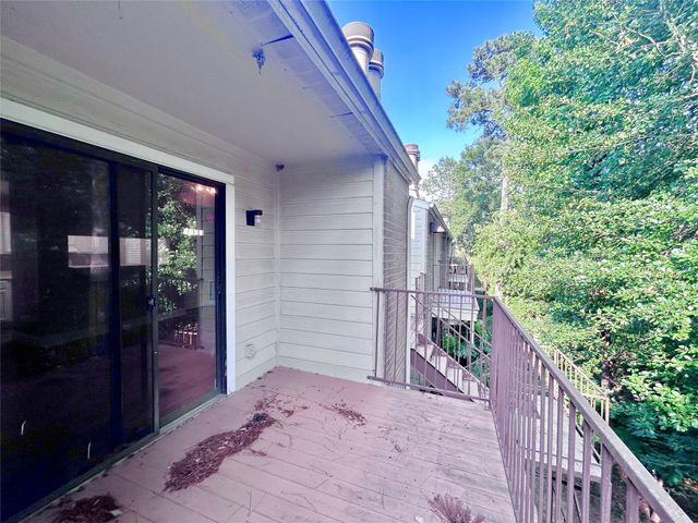 3500 Tangle Brush Drive 104, The Woodlands, TX 77381