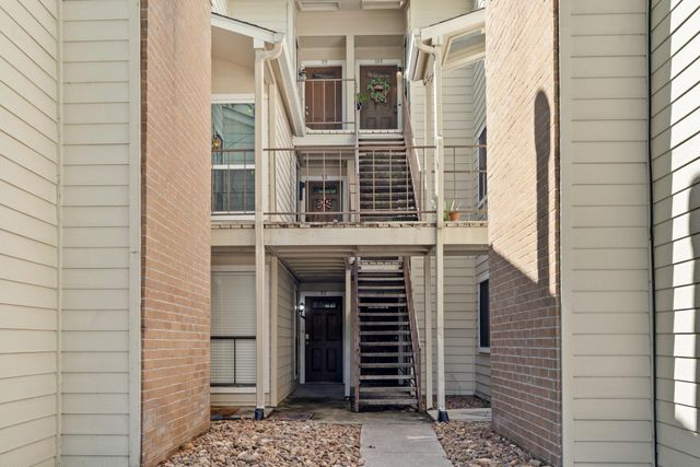 3500 Tangle Brush Drive 104, The Woodlands, TX 77381