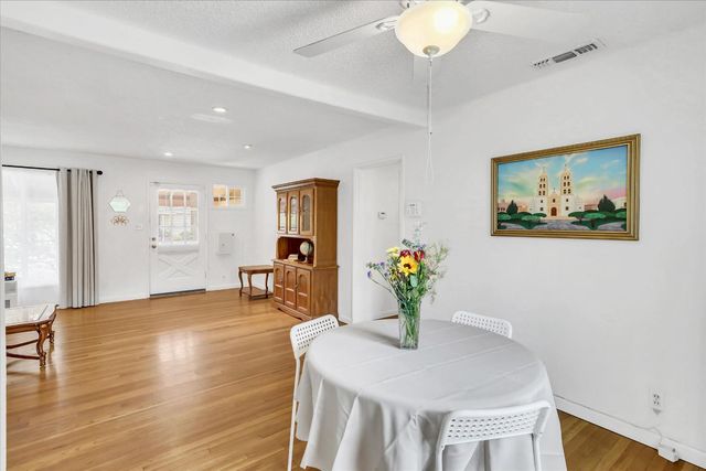 2740 Park Hills Dr, Sacramento, CA 95821