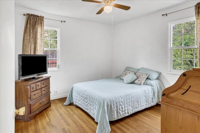 2740 Park Hills Dr, Sacramento, CA 95821