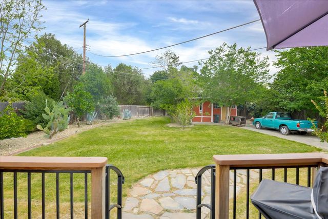 2740 Park Hills Dr, Sacramento, CA 95821