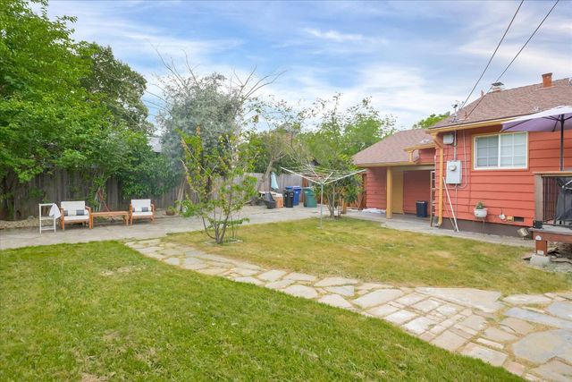 2740 Park Hills Dr, Sacramento, CA 95821