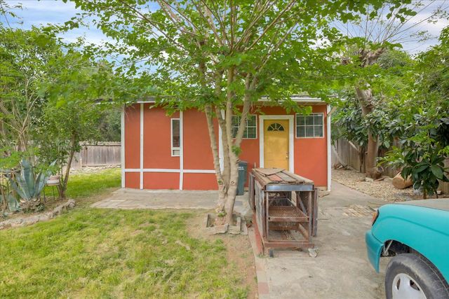 2740 Park Hills Dr, Sacramento, CA 95821