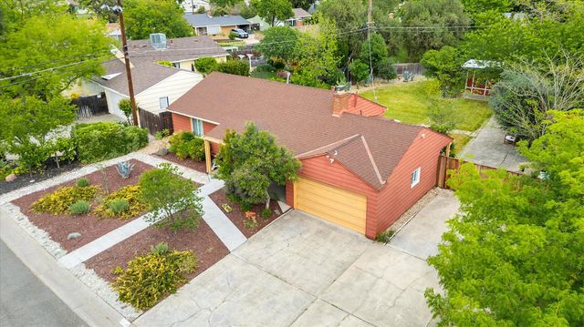2740 Park Hills Dr, Sacramento, CA 95821