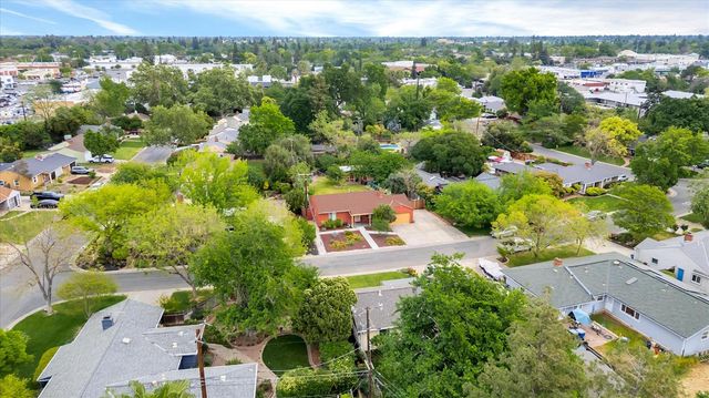 2740 Park Hills Dr, Sacramento, CA 95821