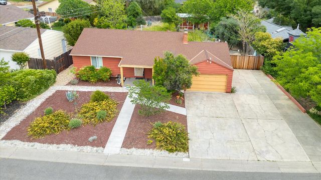 2740 Park Hills Dr, Sacramento, CA 95821