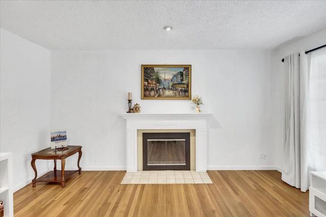 2740 Park Hills Dr, Sacramento, CA 95821