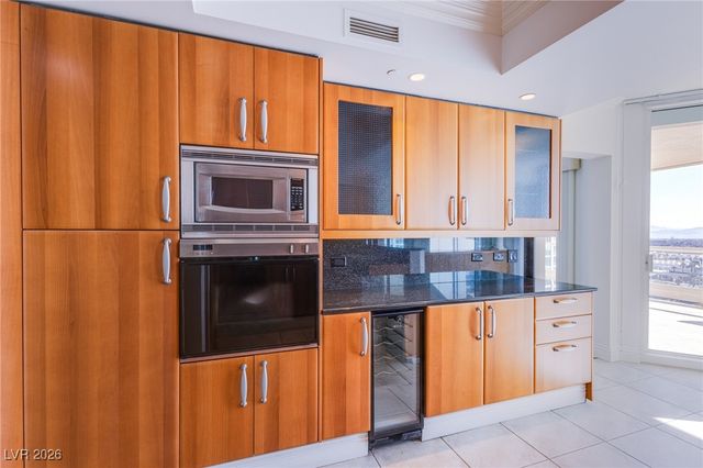 2877 Paradise Road 1203, Las Vegas, NV 89109