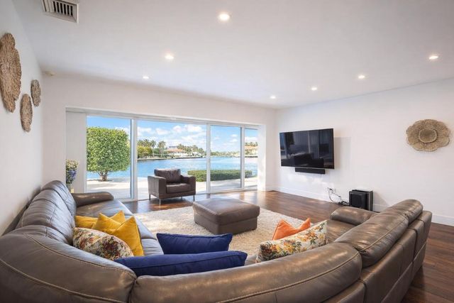 3018 NE 26th Street, Fort Lauderdale, FL 33305