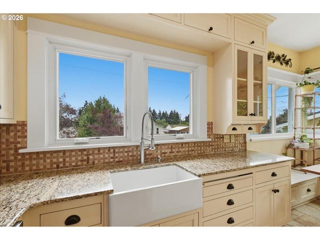 2000 W RESERVE St, Vancouver, WA 98663