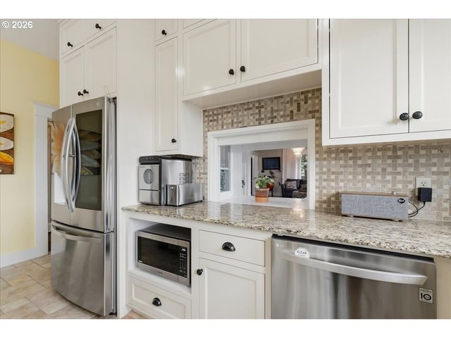 2000 W RESERVE St, Vancouver, WA 98663
