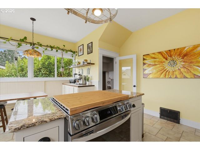 2000 W RESERVE St, Vancouver, WA 98663