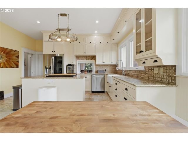 2000 W RESERVE St, Vancouver, WA 98663