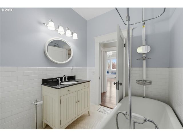 2000 W RESERVE St, Vancouver, WA 98663