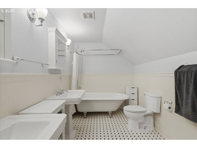 2000 W RESERVE St, Vancouver, WA 98663