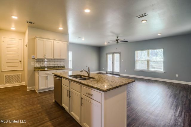 15587 Ollie Lane, Biloxi, MS 39532