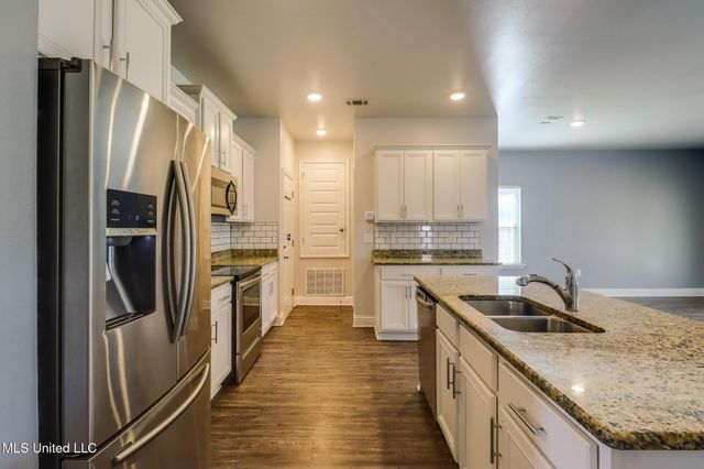 15587 Ollie Lane, Biloxi, MS 39532