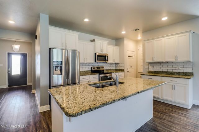 15587 Ollie Lane, Biloxi, MS 39532