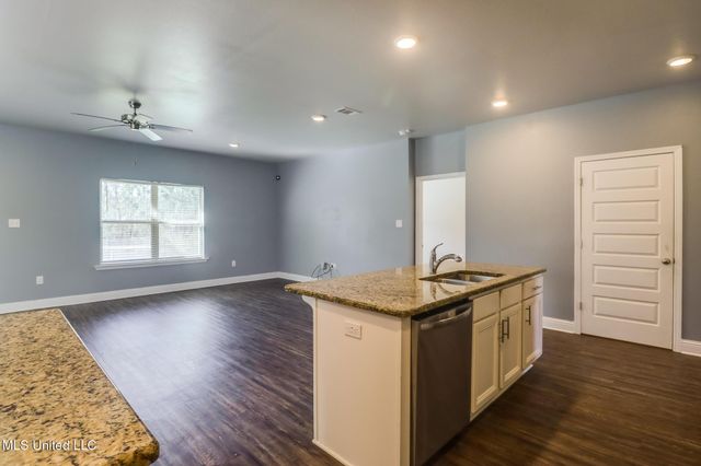 15587 Ollie Lane, Biloxi, MS 39532