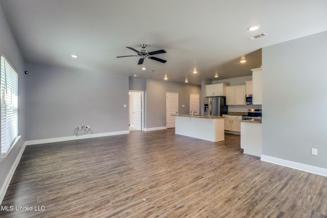 15587 Ollie Lane, Biloxi, MS 39532