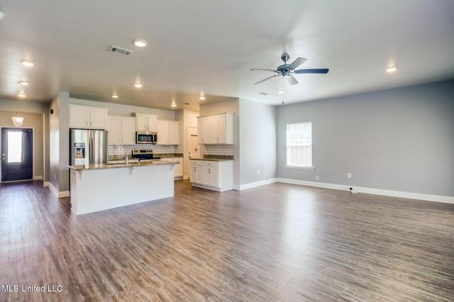 15587 Ollie Lane, Biloxi, MS 39532