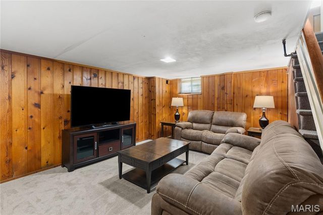 1609 Salem Hills Drive, Webster Groves, MO 63119