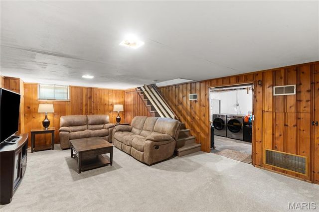 1609 Salem Hills Drive, Webster Groves, MO 63119