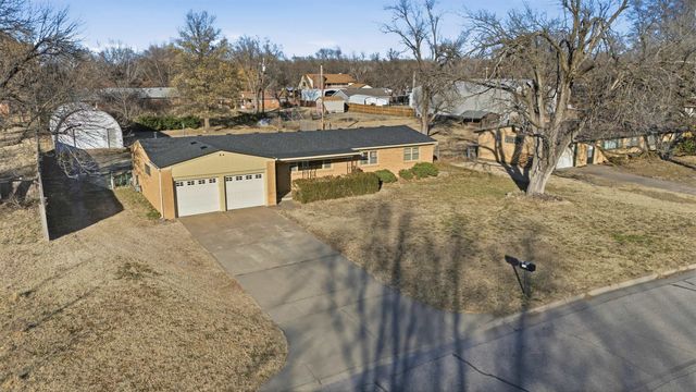 1516 W 33rd St. N., Wichita, KS 67204