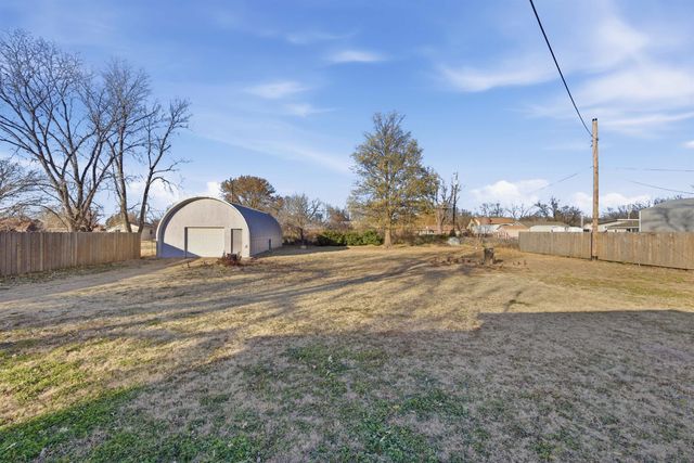 1516 W 33rd St. N., Wichita, KS 67204