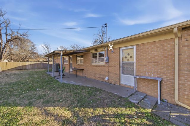 1516 W 33rd St. N., Wichita, KS 67204