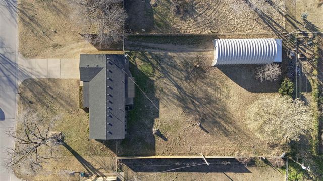 1516 W 33rd St. N., Wichita, KS 67204