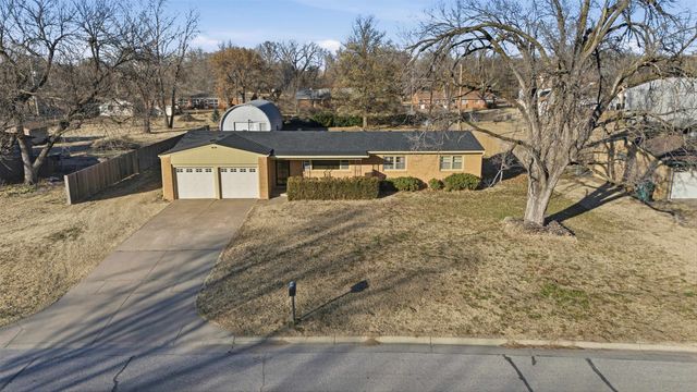 1516 W 33rd St. N., Wichita, KS 67204