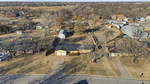 1516 W 33rd St. N., Wichita, KS 67204