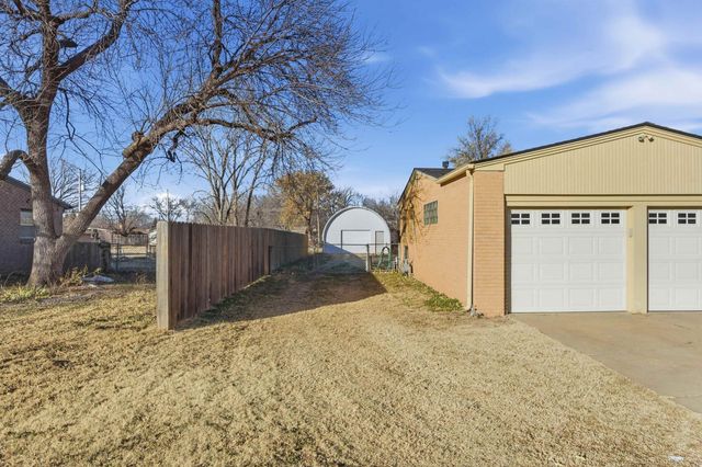 1516 W 33rd St. N., Wichita, KS 67204