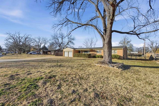 1516 W 33rd St. N., Wichita, KS 67204