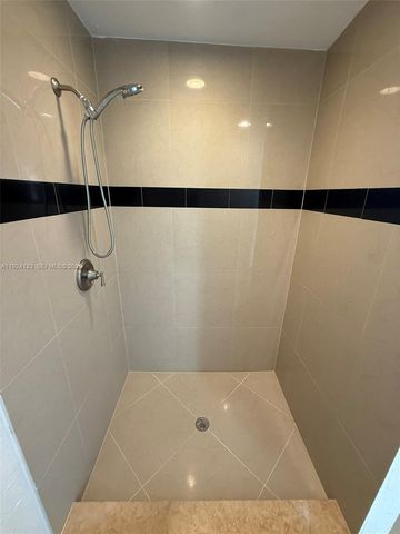 4411 NW 34th St, Lauderdale Lakes, FL 33319