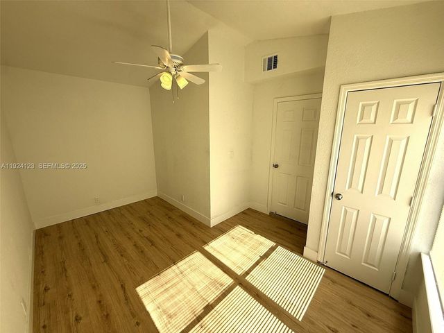 4411 NW 34th St, Lauderdale Lakes, FL 33319