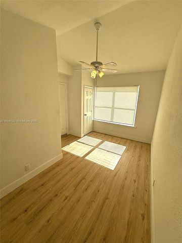 4411 NW 34th St, Lauderdale Lakes, FL 33319