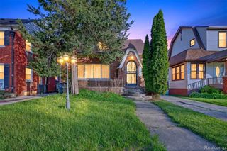 12716 Wilshire Drive, Detroit, MI 48213