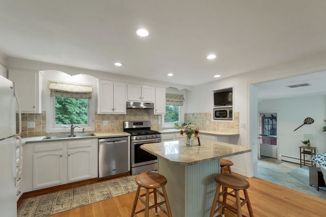 15 Spencer Drive, Nashua, NH 03062