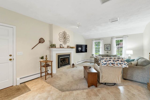 15 Spencer Drive, Nashua, NH 03062